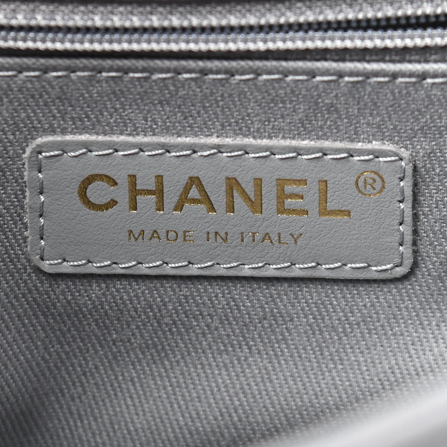 Caviar Quilted Small Business Affinity Flap Grey