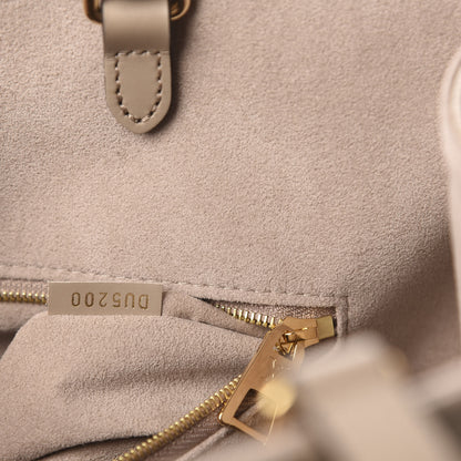 Louis Vuitton Empreinte Monogram Giant Onthego MM Tourterelle Creme 9 of 10