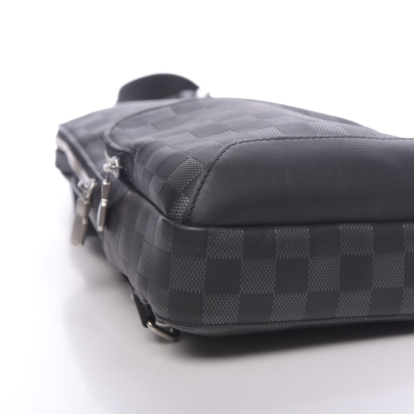 Damier Infini Avenue Sling Bag Onyx Silver