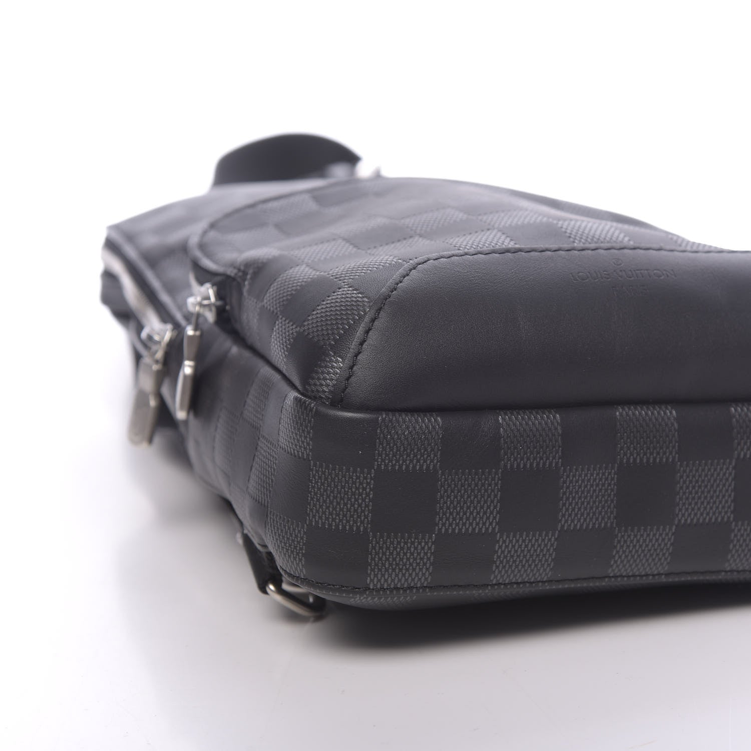 Louis Vuitton Damier Infini Avenue Sling Bag Onyx Silver 8 of 9