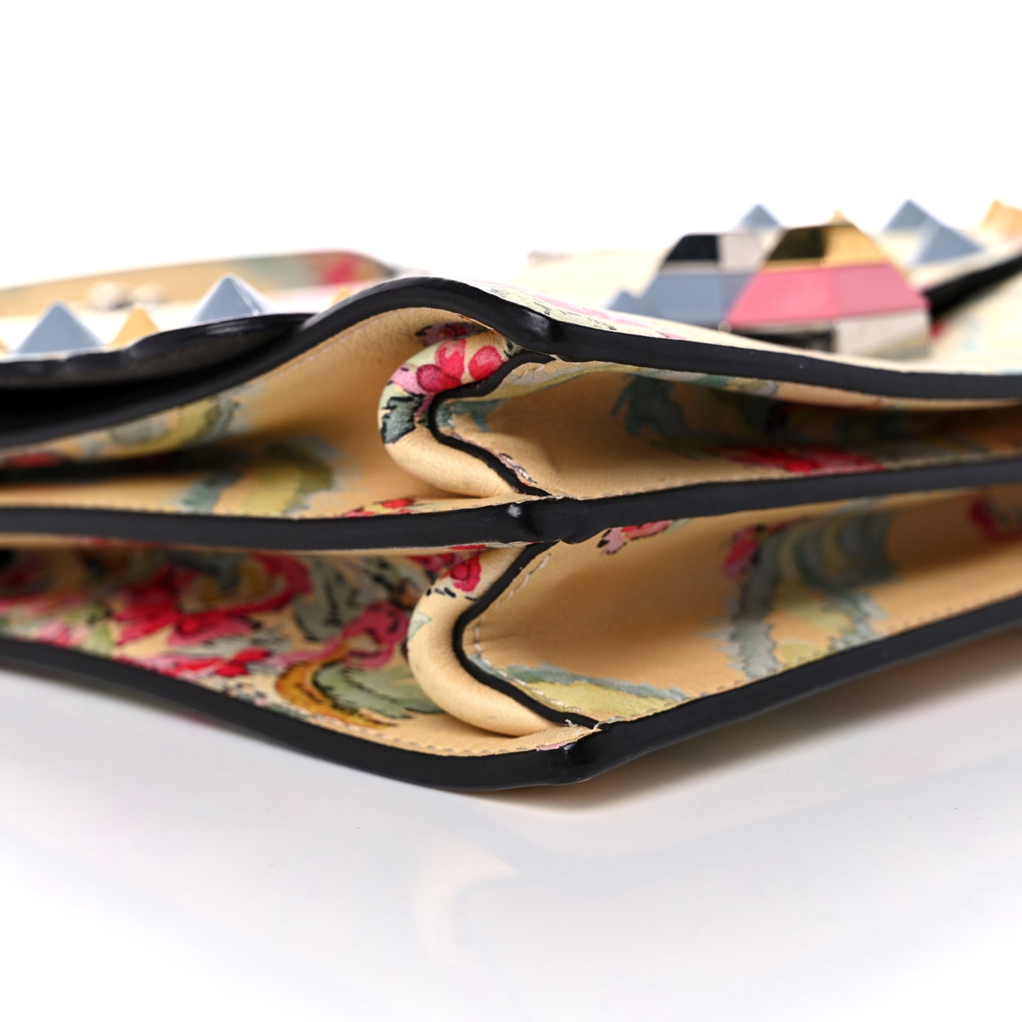 Vitello Marie Antoinette Print Scalloped Mix Studded Small Kan I Shoulder Bag Panna Multicolor