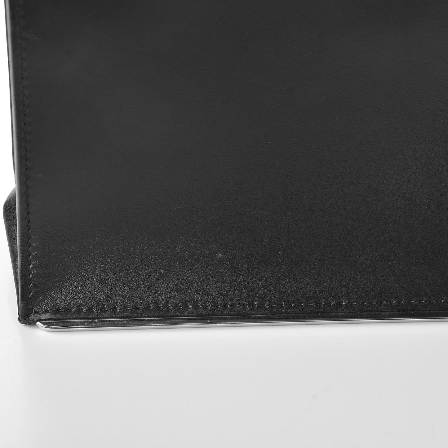 Smooth Calfskin Le Dix Makeup Bag Black