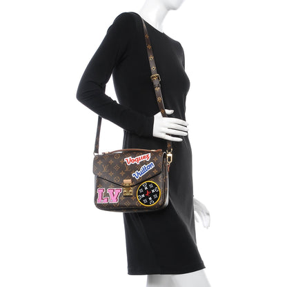 Louis Vuitton Monogram Patches Pochette Metis 2 of 6