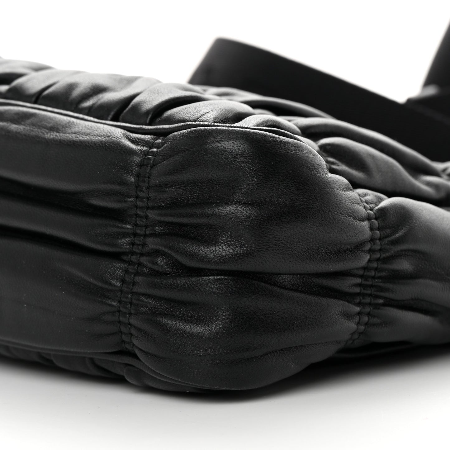 Nappa Gaufre Re-Edition 2005 Shoulder Bag Black