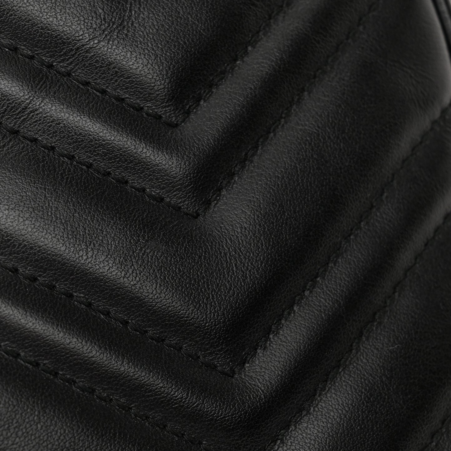 Calfskin Matelasse Small GG Marmont Chain Shoulder Bag Black
