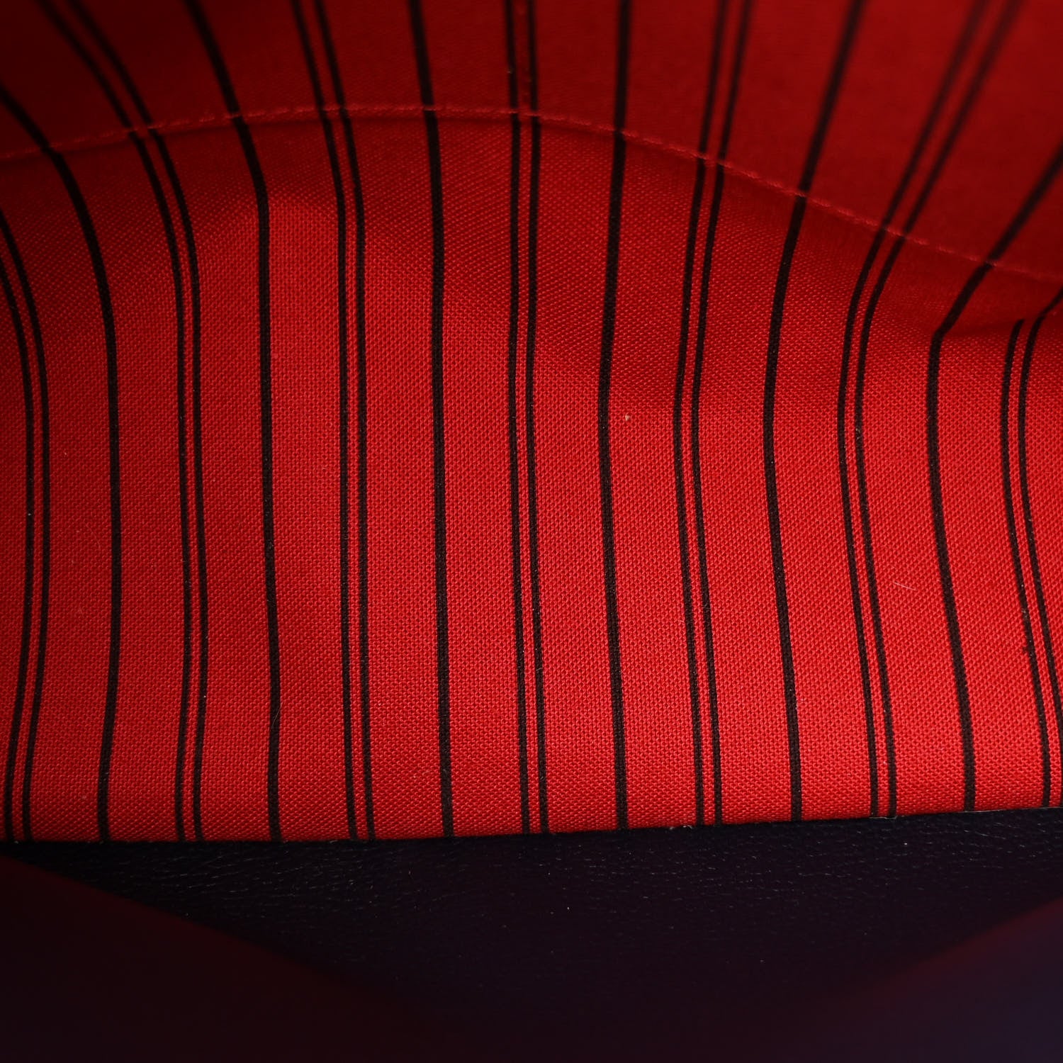 Louis Vuitton Empreinte Montaigne GM Marine Rouge 5 of 12