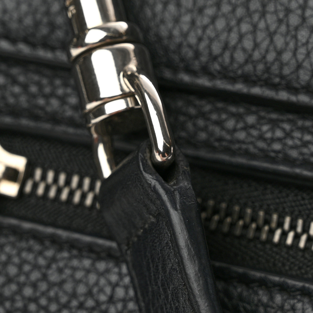 Drummed Calfskin Suede Medium Trapeze Black