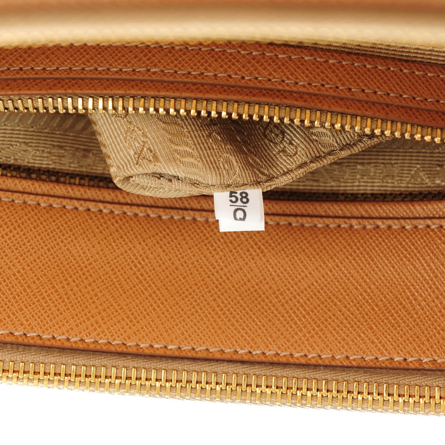 Saffiano Medium Galleria Double Zip Tote Caramel