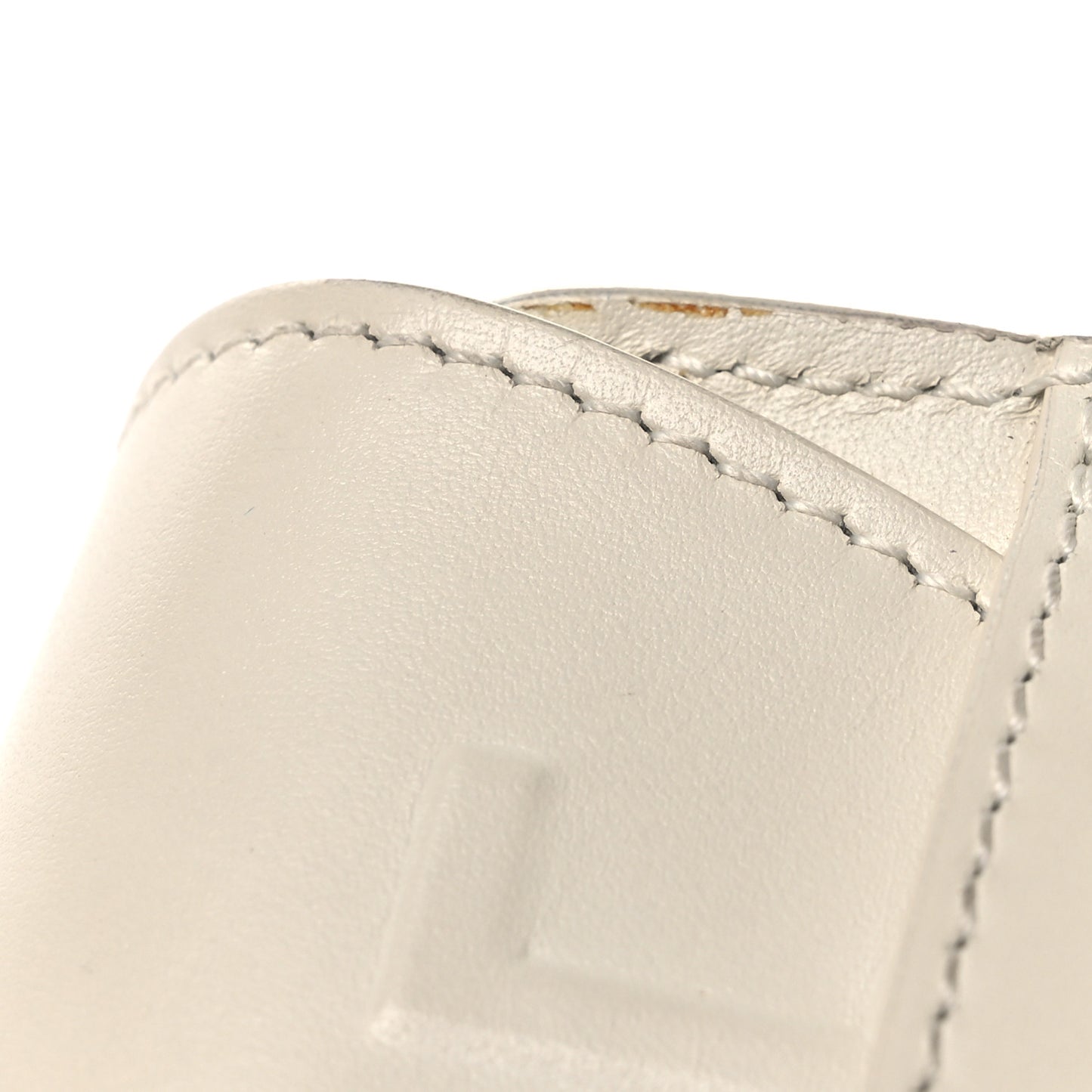 Box Calfskin Medium Bobby Flap Latte