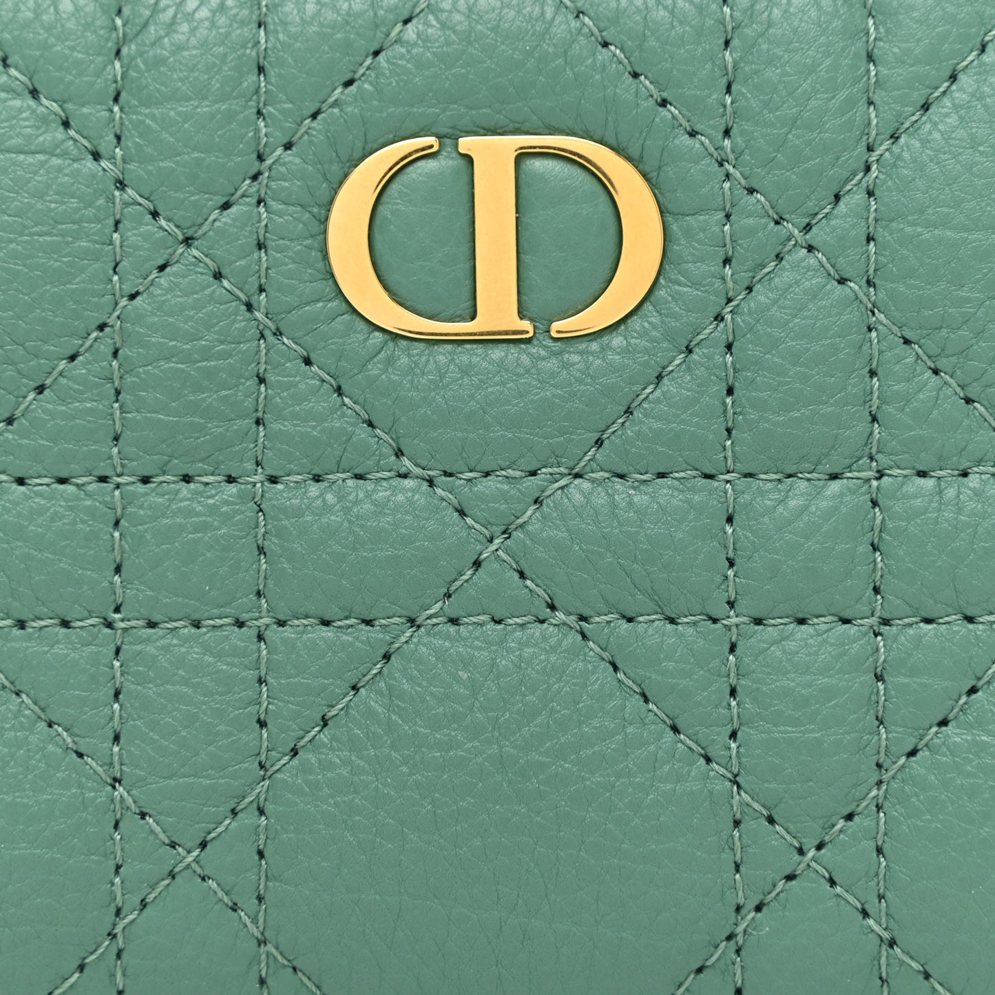 Grained Calfskin Supple Cannage Caro Compact Wallet Vert Tundra