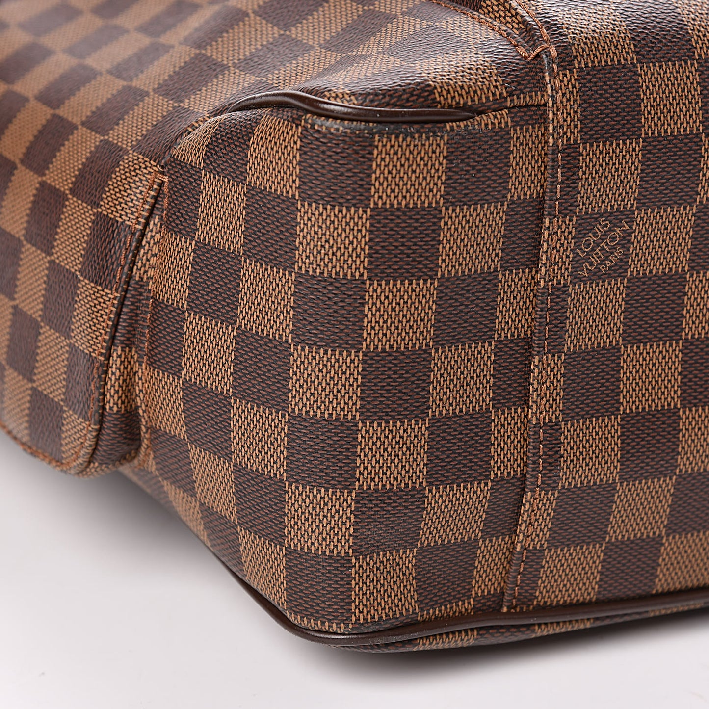 Damier Ebene Olav GM Messenger Bag