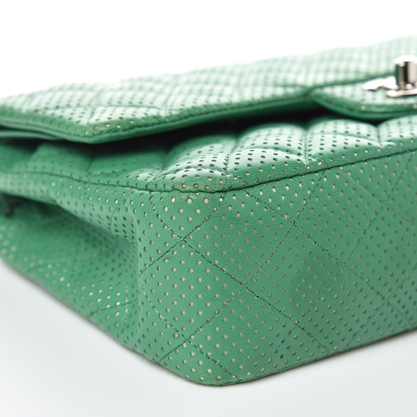 Lambskin Perforated Medium Double Flap Green