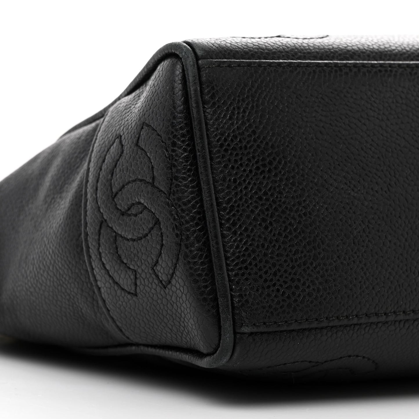 Caviar CC Shoulder Bag Black