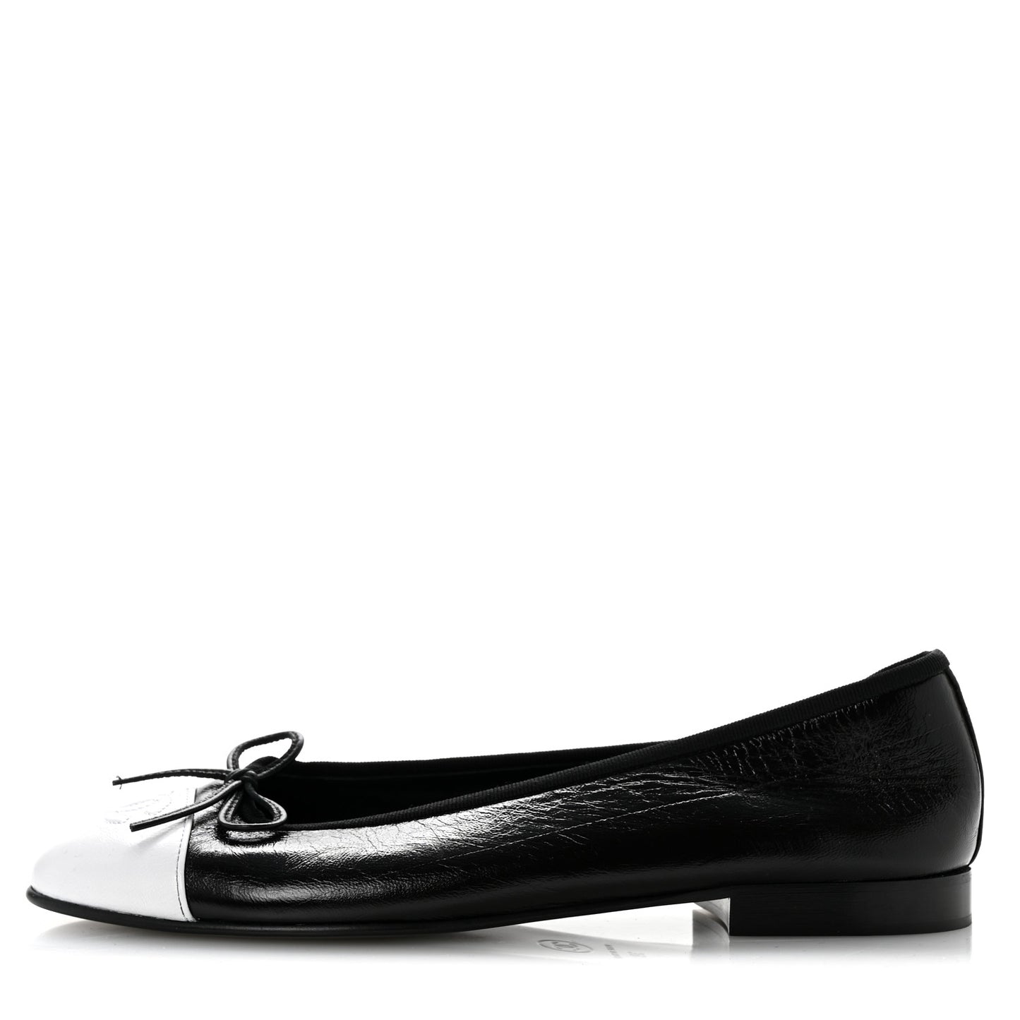 Crumpled Shiny Lambskin Cap Toe CC Ballerina Flats 39 Black White