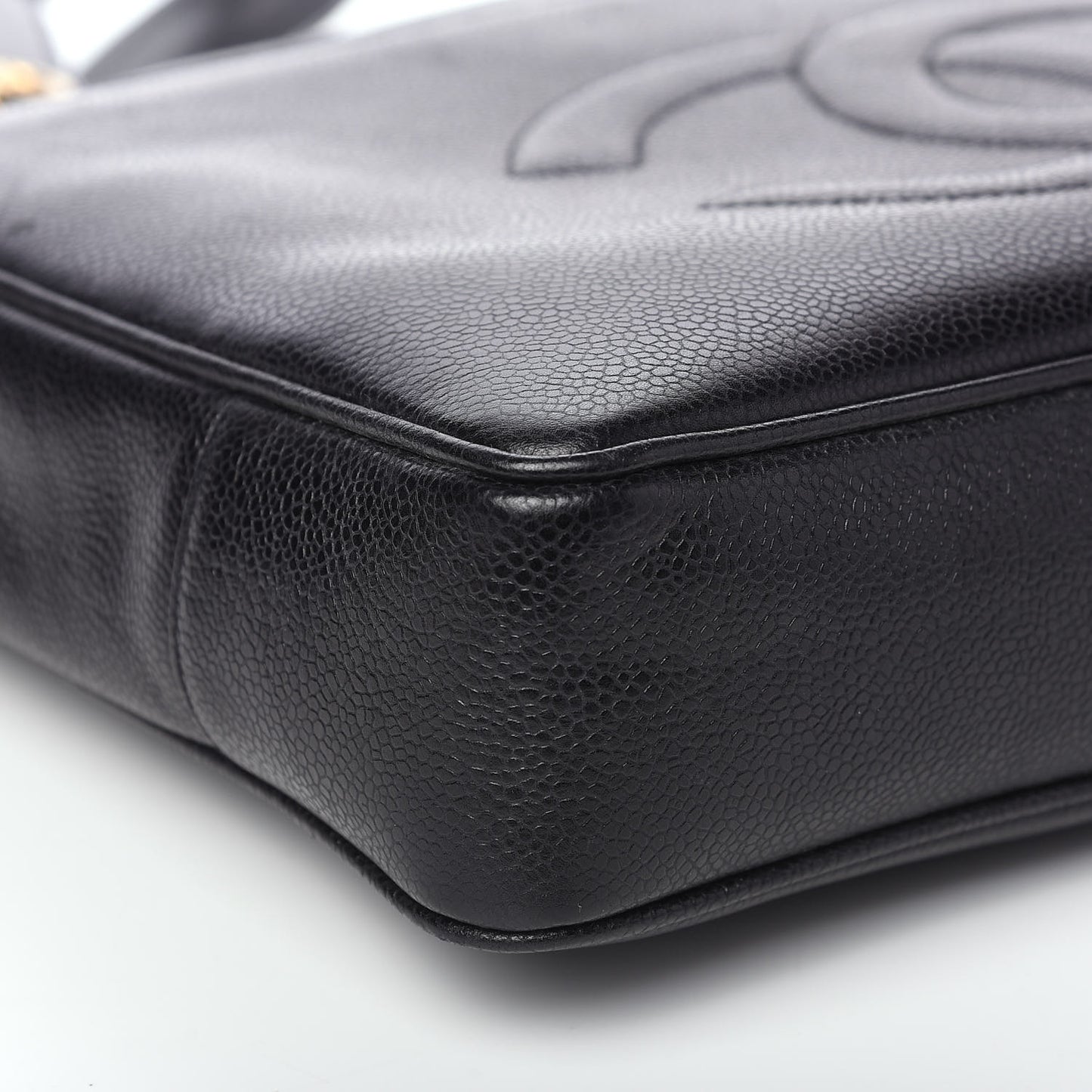 Caviar CC Shoulder Bag Black