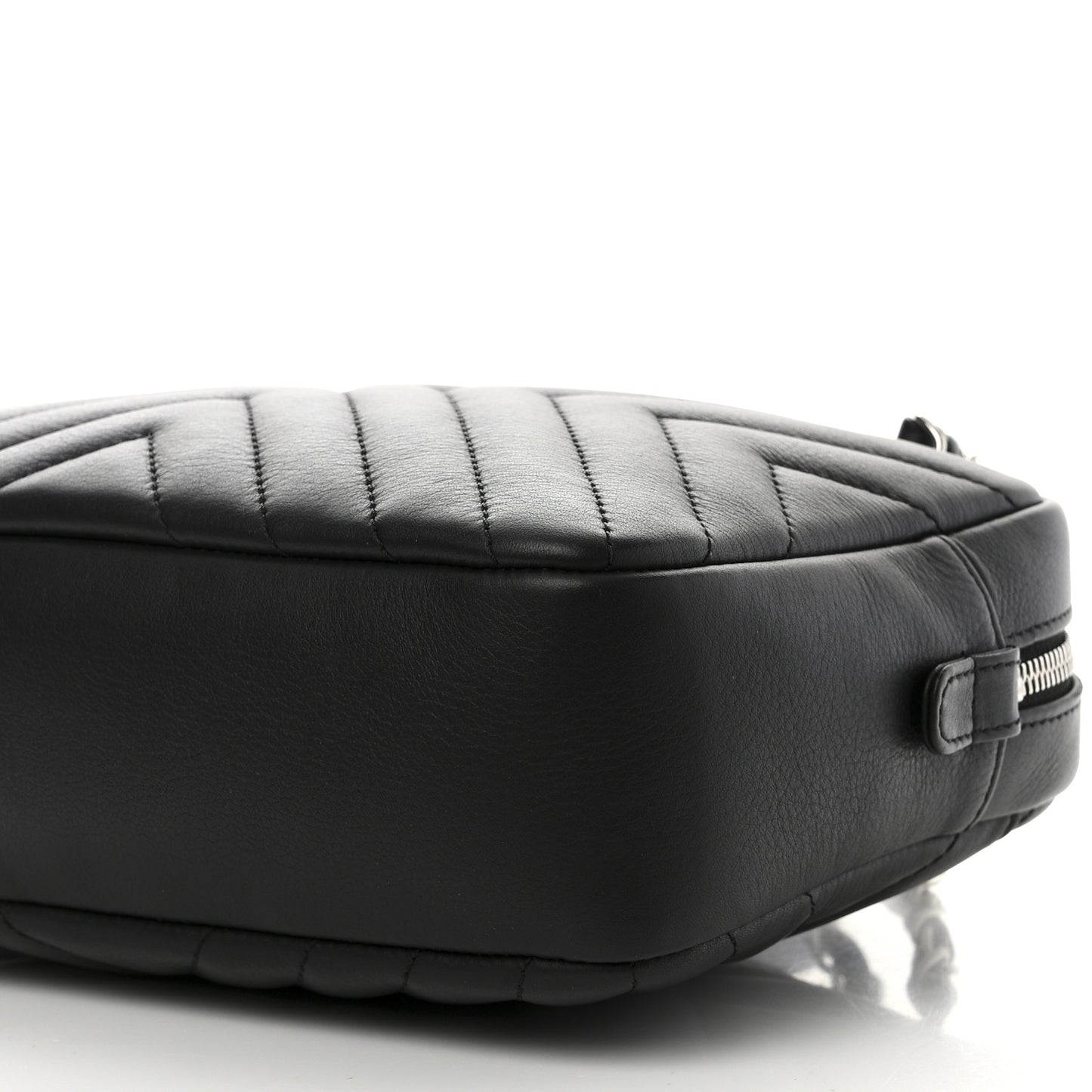 Calfskin Diagonal Chevron Quilted Tassel Camera Case Black