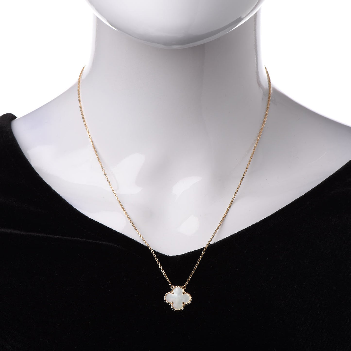 18K Yellow Gold Mother of Pearl Vintage Alhambra Pendant Necklace
