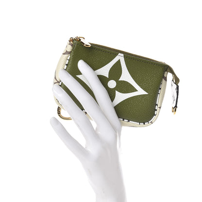Louis Vuitton Monogram Giant Micro Pochette Accessories Kaki White 2 of 7