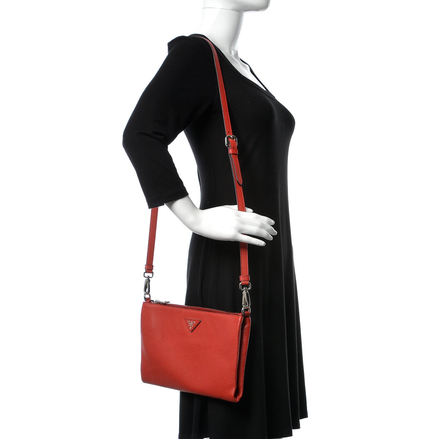 Vitello Daino Zippered Shoulder Bag Rosso