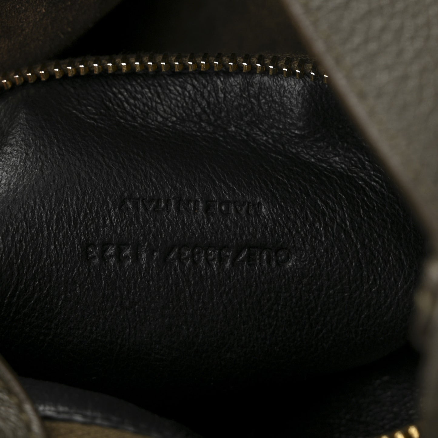Supple Calfskin Large Le 5 A 7 Soft Hobo Light Musk