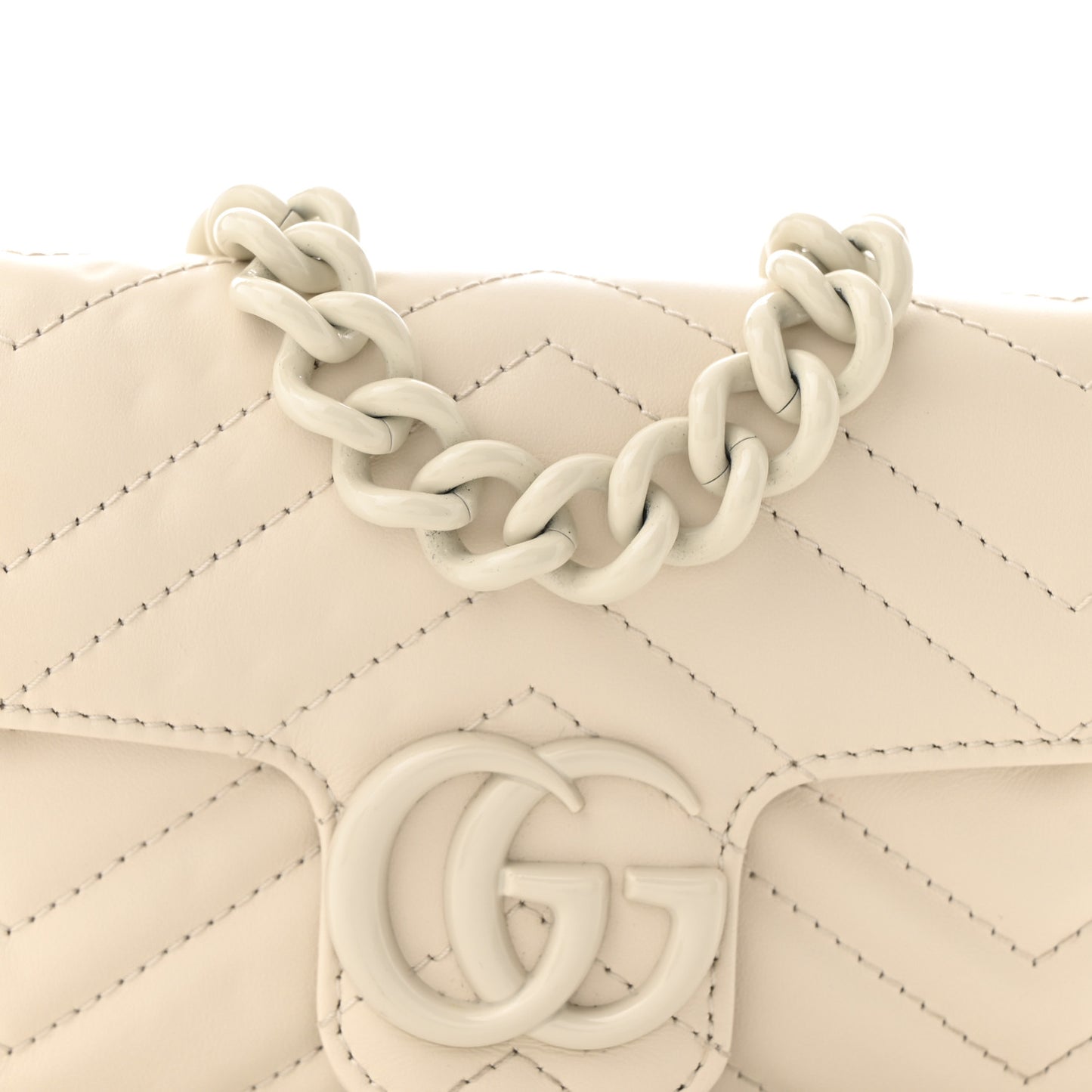 Calfskin Matelasse Monochrome GG Marmont Chain Belt Bag Mystic White
