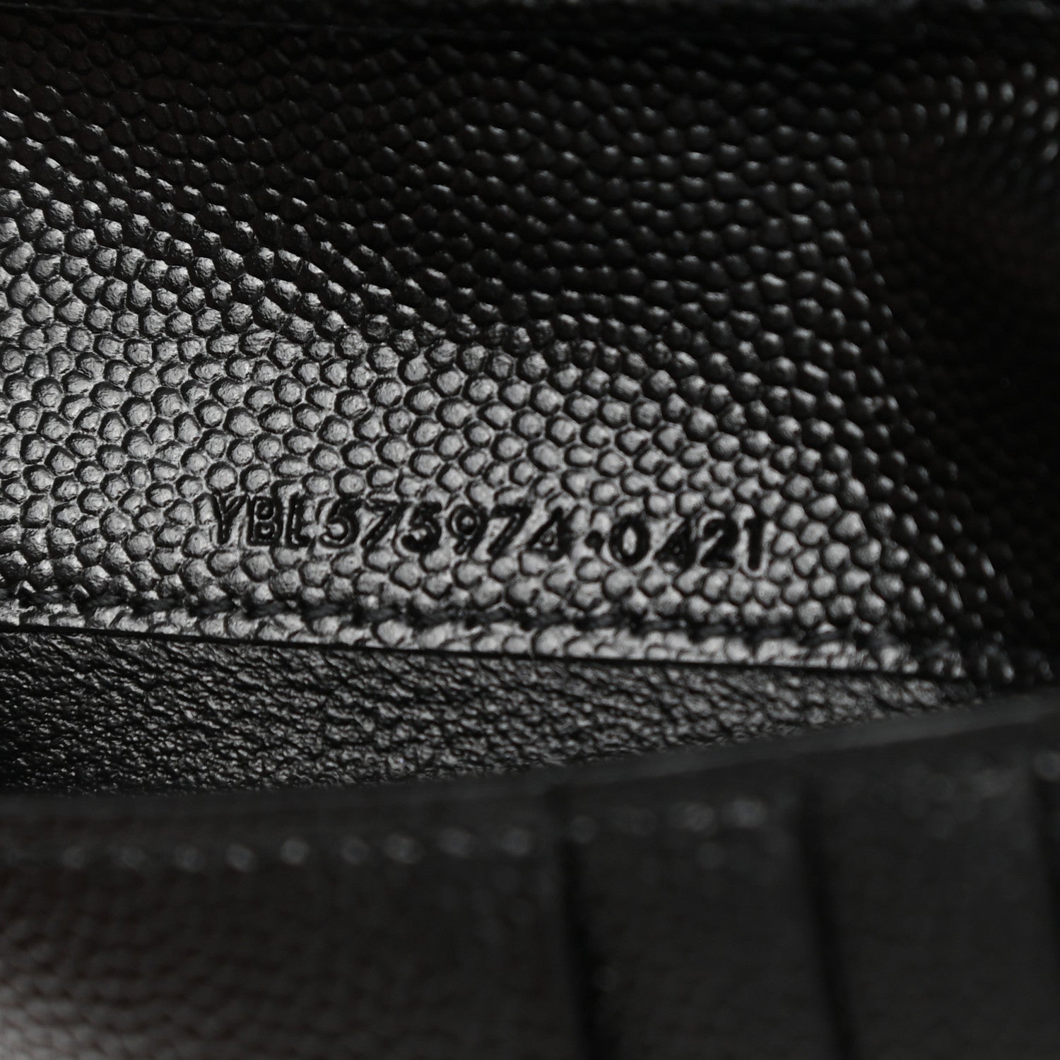 Saint Laurent Grain De Poudre Matelasse Chevron Monogram Zipped Two-Part Wallet Black 8 of 9