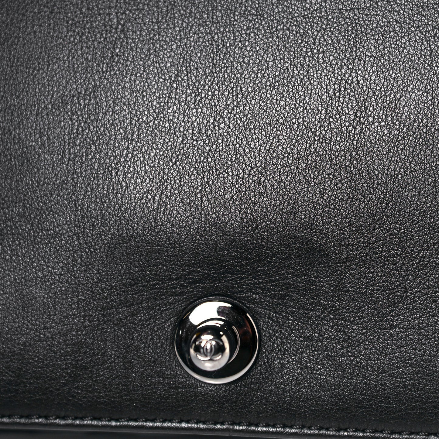 Calfskin Woven Medium Boy Reverso Flap Black