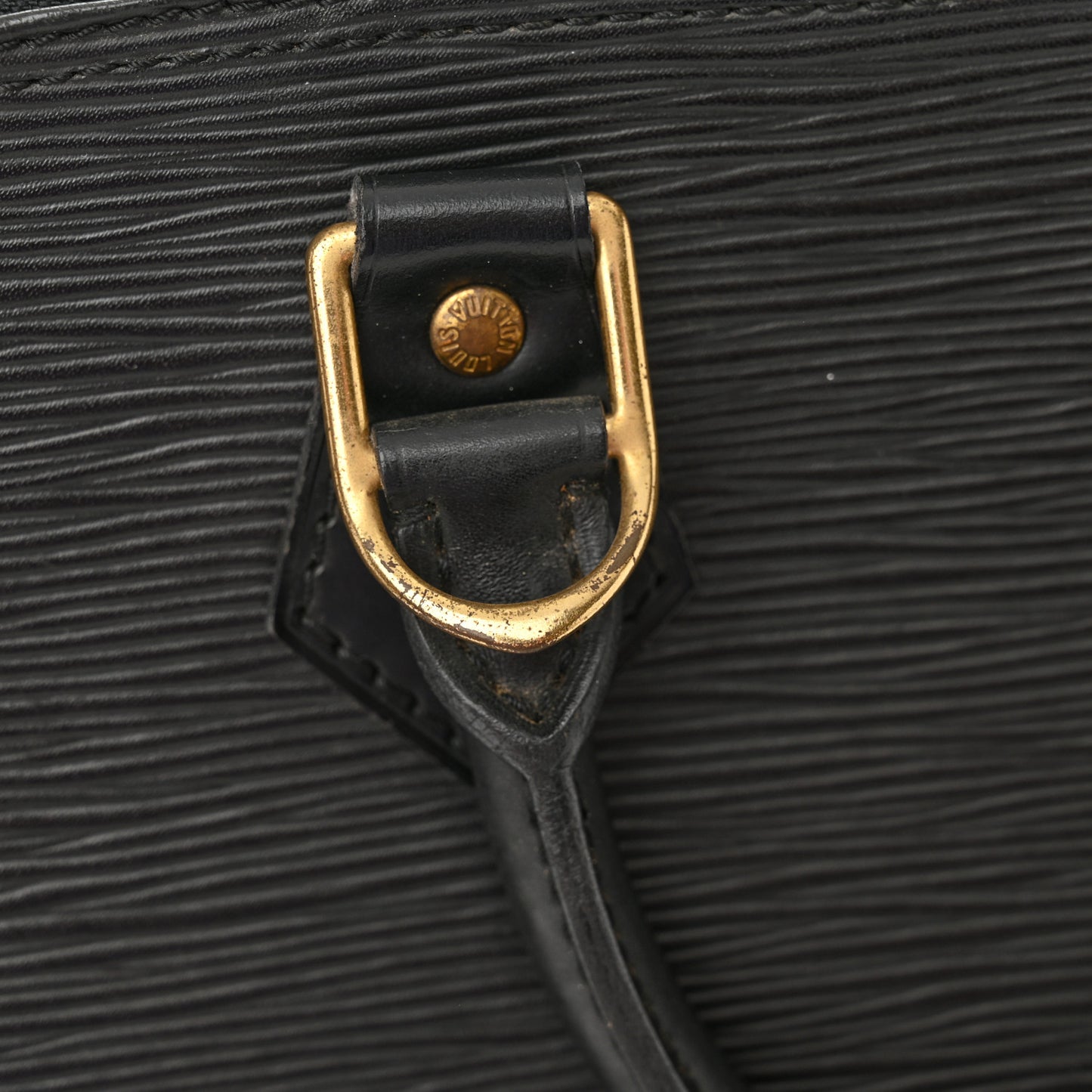 LOUIS VUITTON Epi Alma PM Black