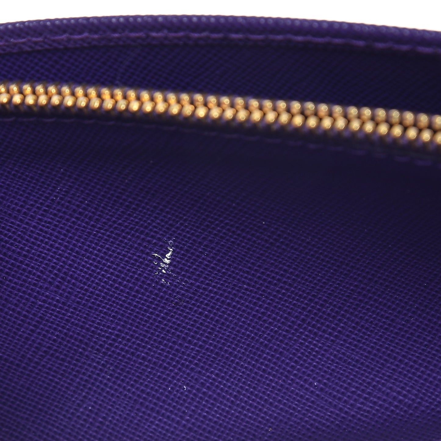 Saffiano Metal Oro Chain Wallet Viola