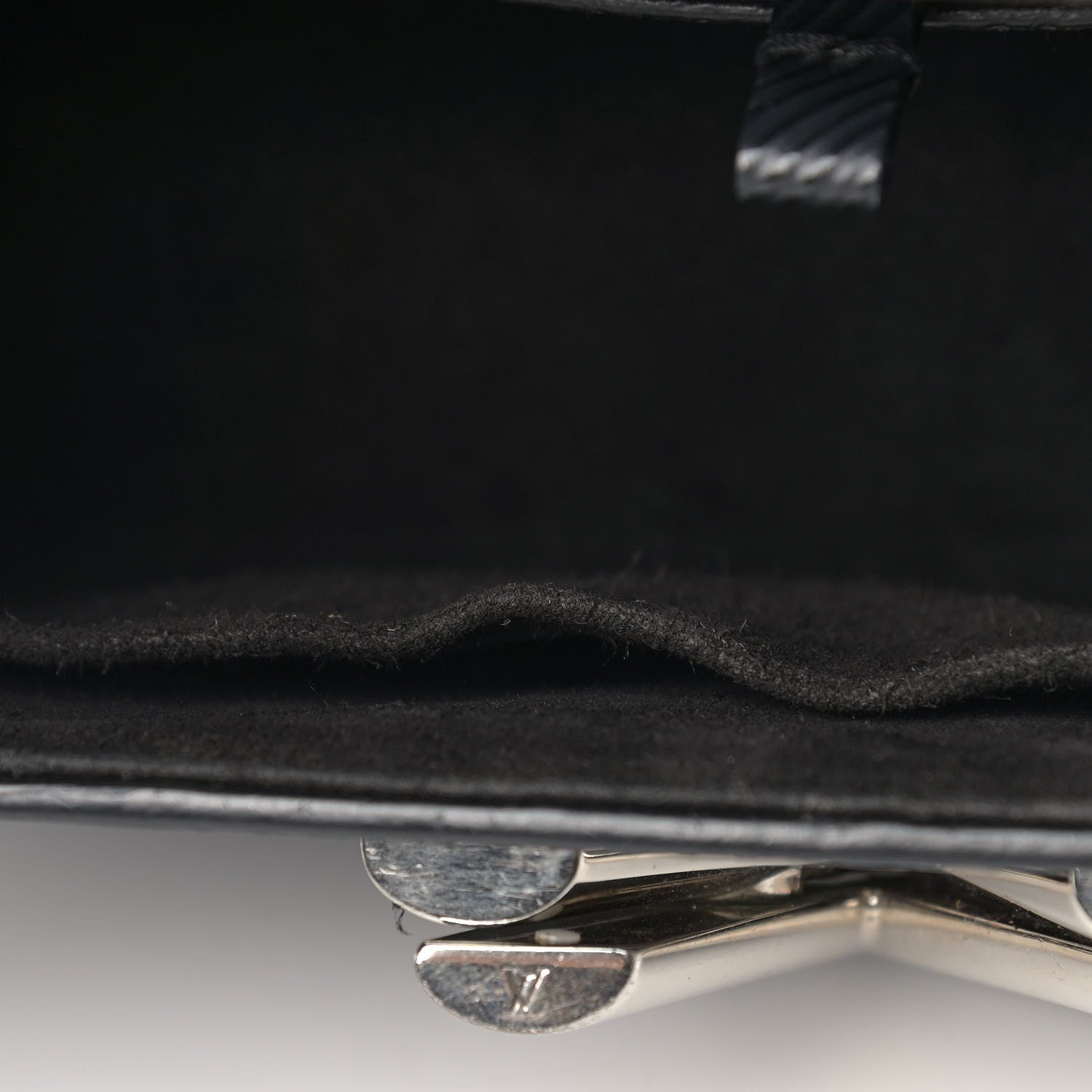 Louis Vuitton Epi Twist Shoulder Bag PM Black 18 of 21
