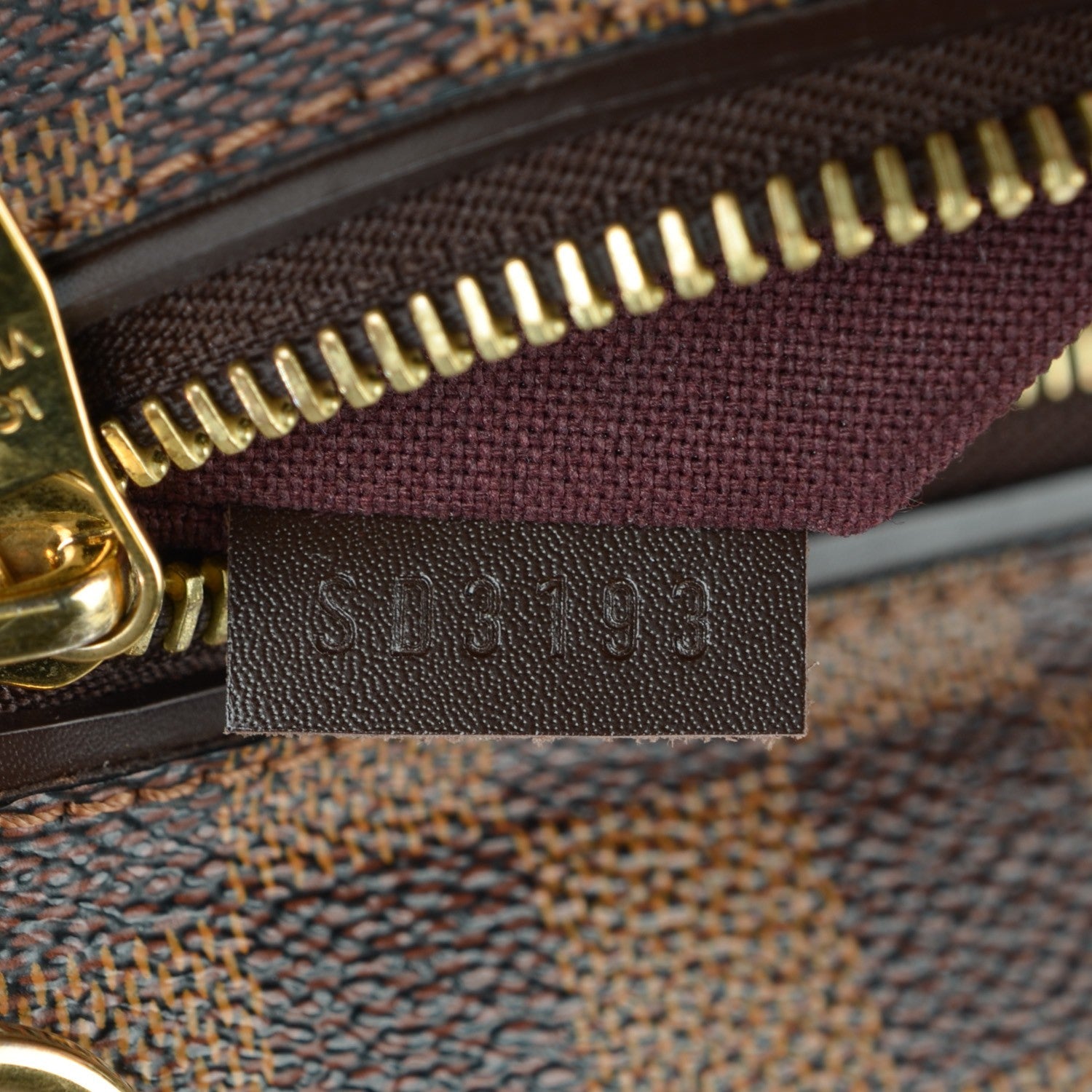 Louis Vuitton Damier Ebene Hoxton GM 7 of 8