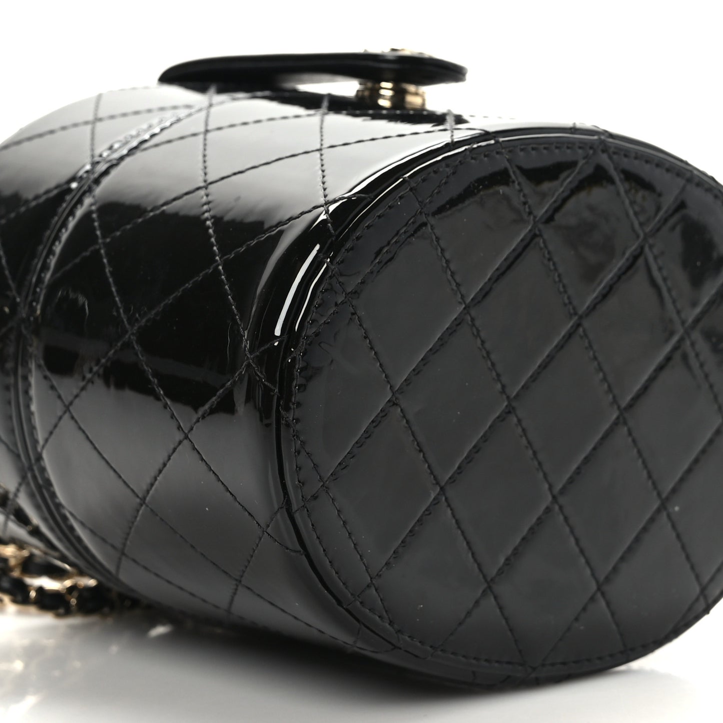 Patent Quilted Round Clutch With Chain Black