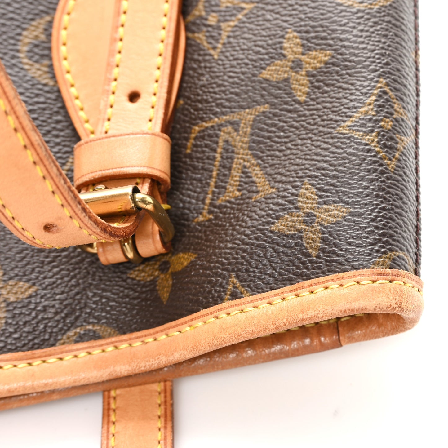 Monogram Petit Bucket 23