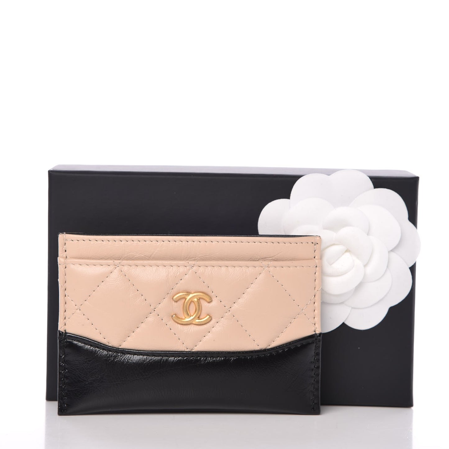 Aged Calfskin Quilted Gabrielle Card Holder Wallet Beige Black