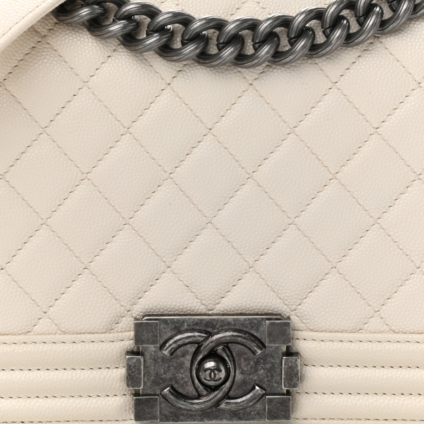 Caviar Quilted Medium Boy Flap White