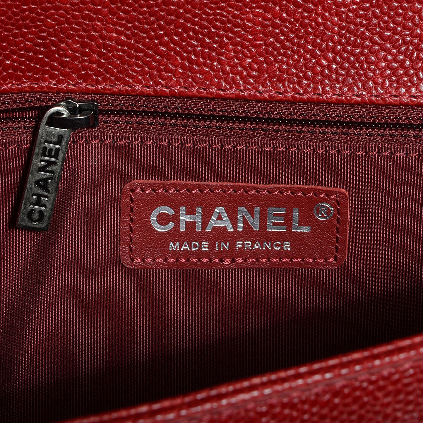 Caviar New Medium Boy Flap Red