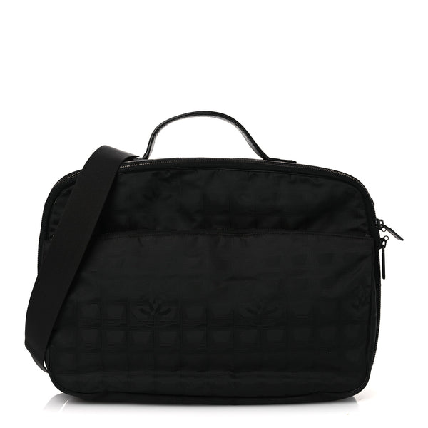 CHANEL ブラック ナイロン ケース Chanel Nylon Travel Shoulder Bag Black 1850965 – FASHIONPHILE