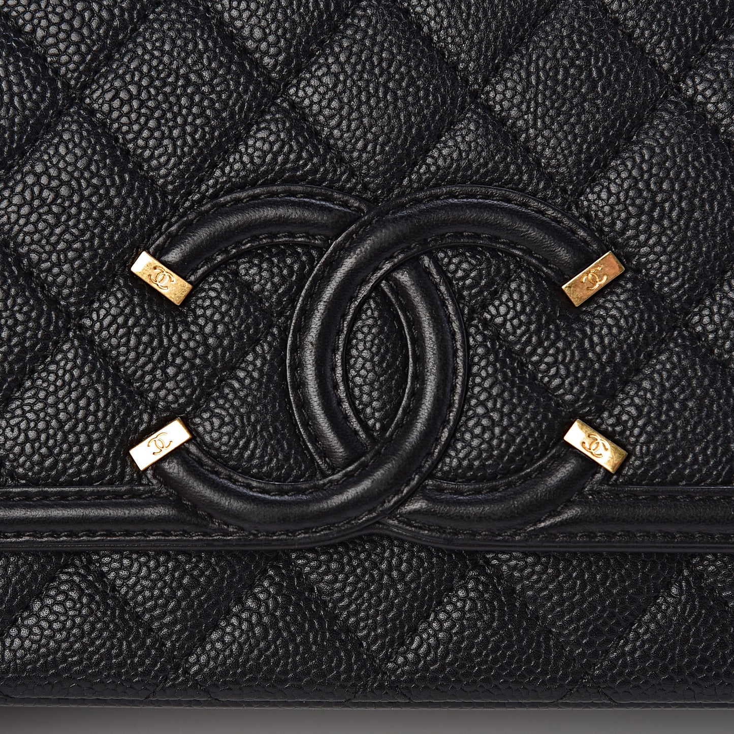 Caviar Quilted Medium CC Filigree Flap Black