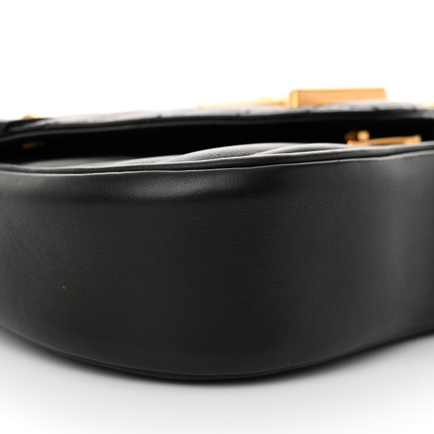 Calfskin New Wave Chain PM Black