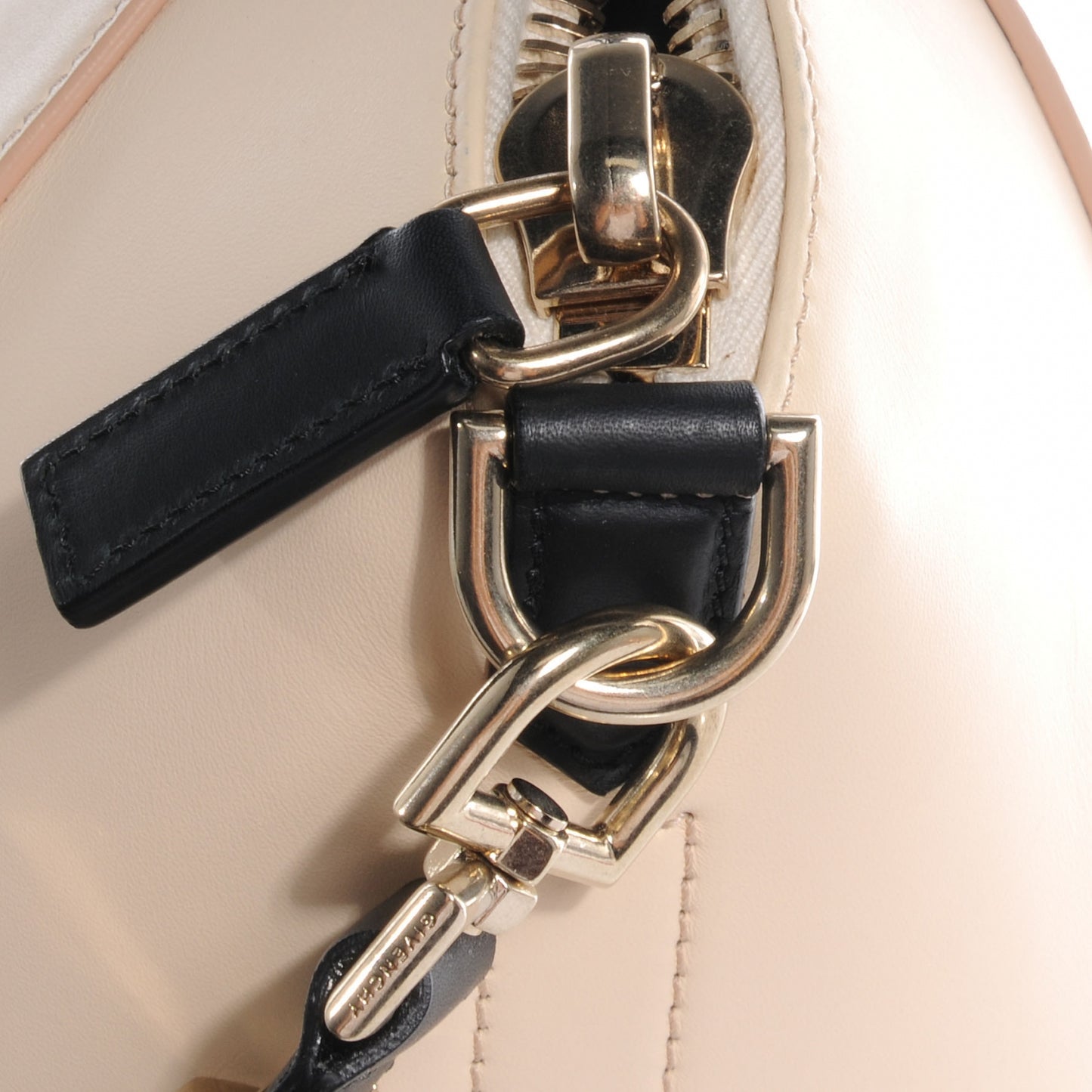 Calfskin Medium Tri-Color Antigona Beige Black Silver