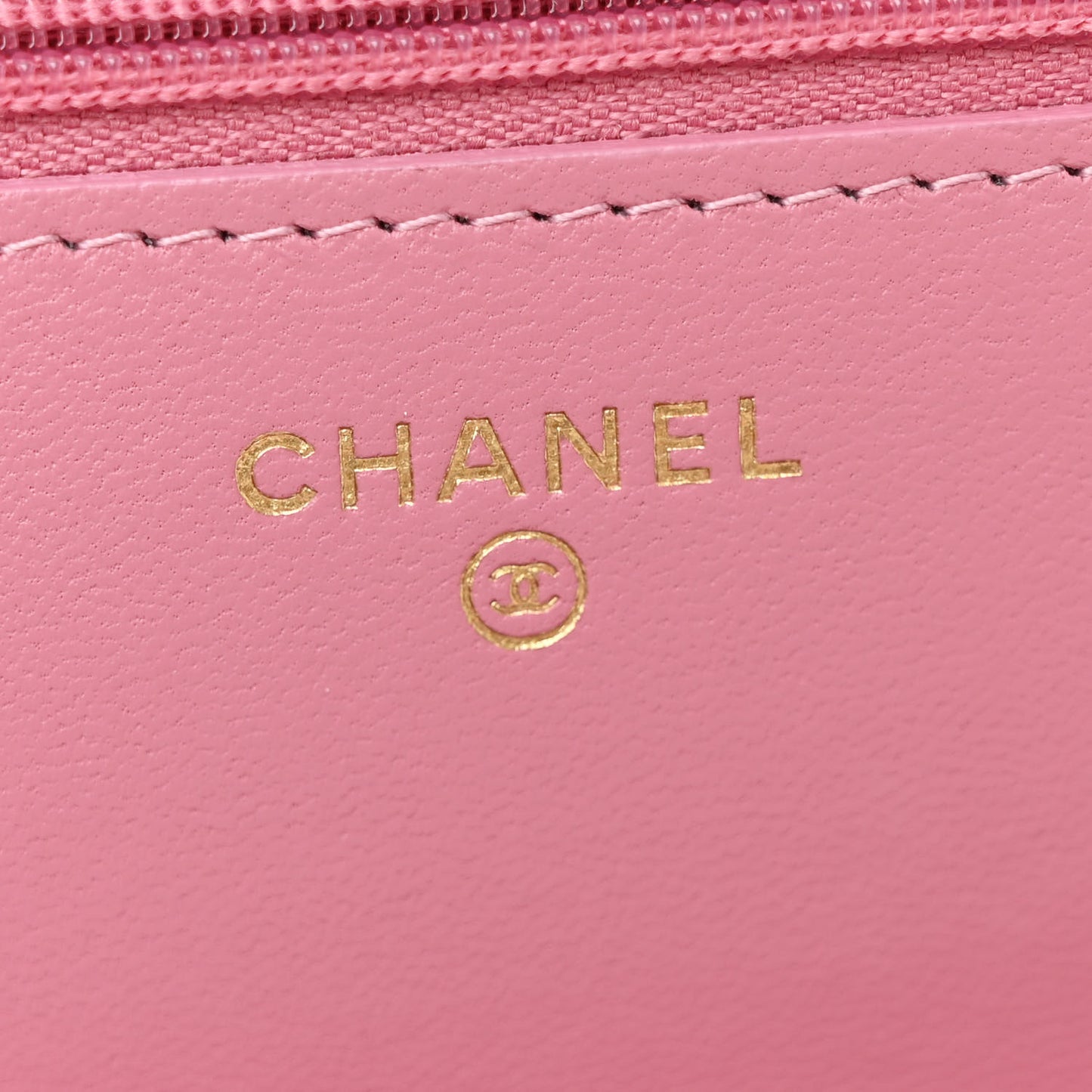 Tweed Quilted Wallet On Chain WOC Pink