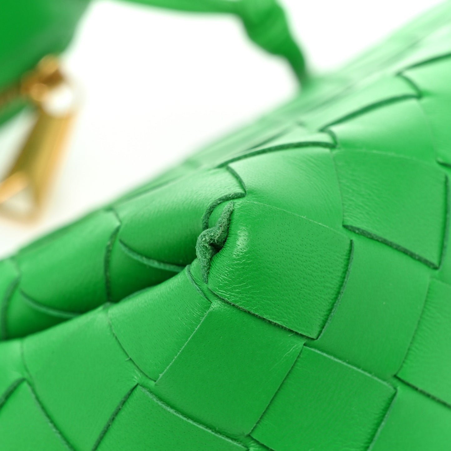 Nappa Intrecciato Pouch On Strap Parakeet