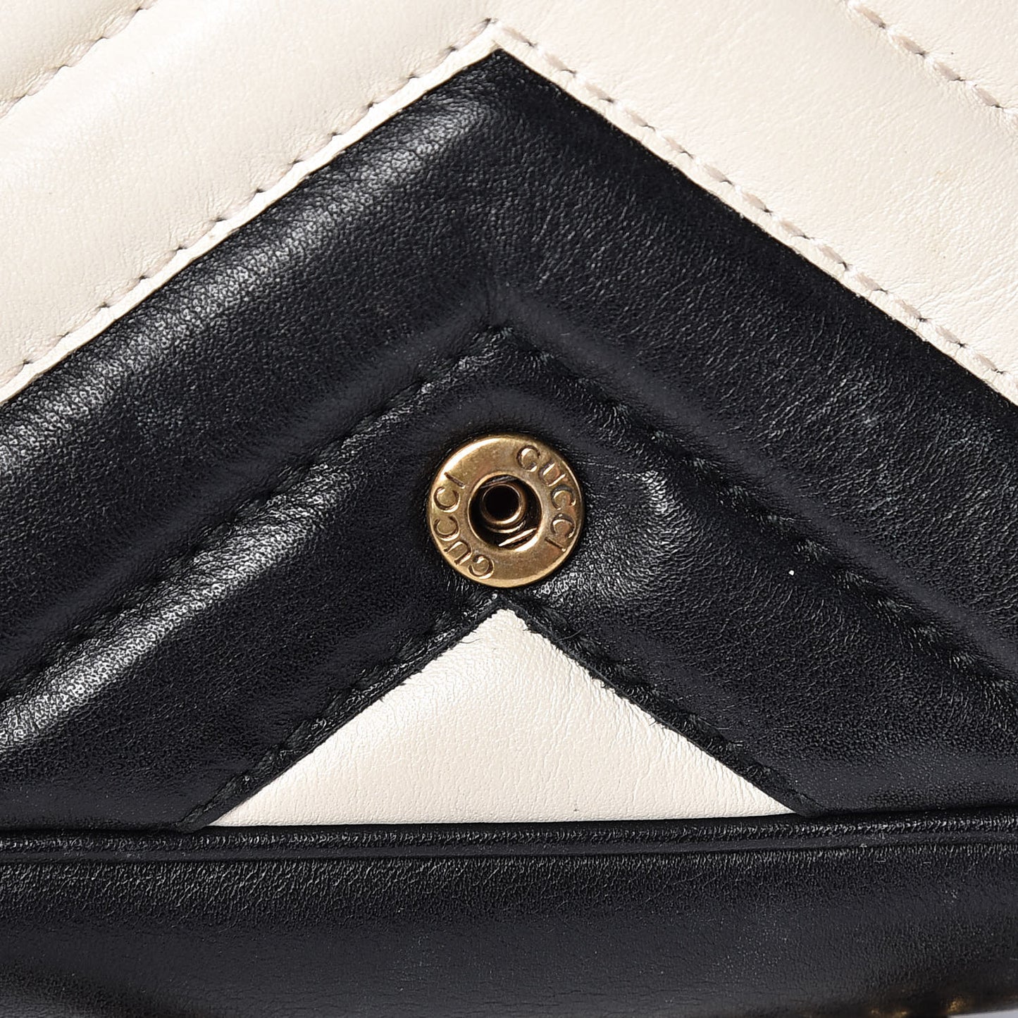 Calfskin Matelasse Super Mini GG Marmont Shoulder Bag Black White