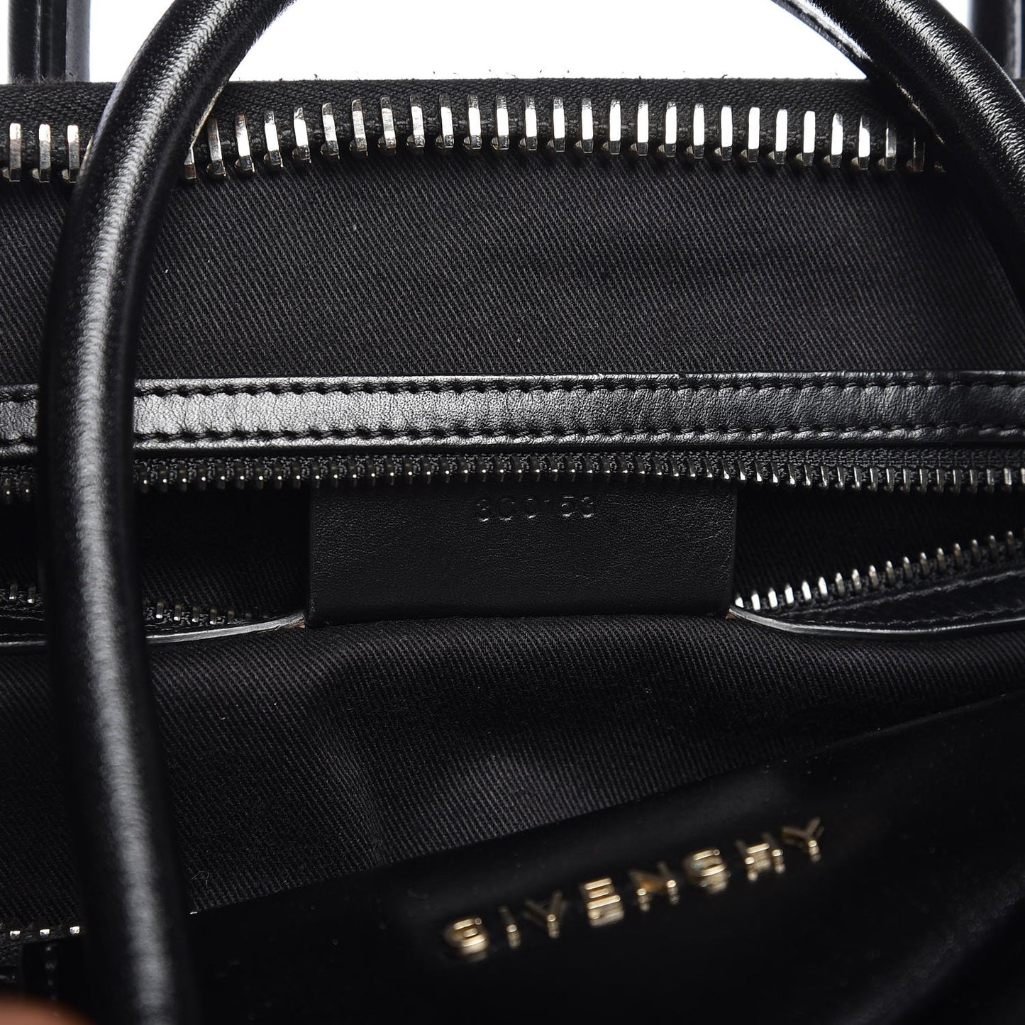 Shiny Lord Calfskin Medium Antigona Black