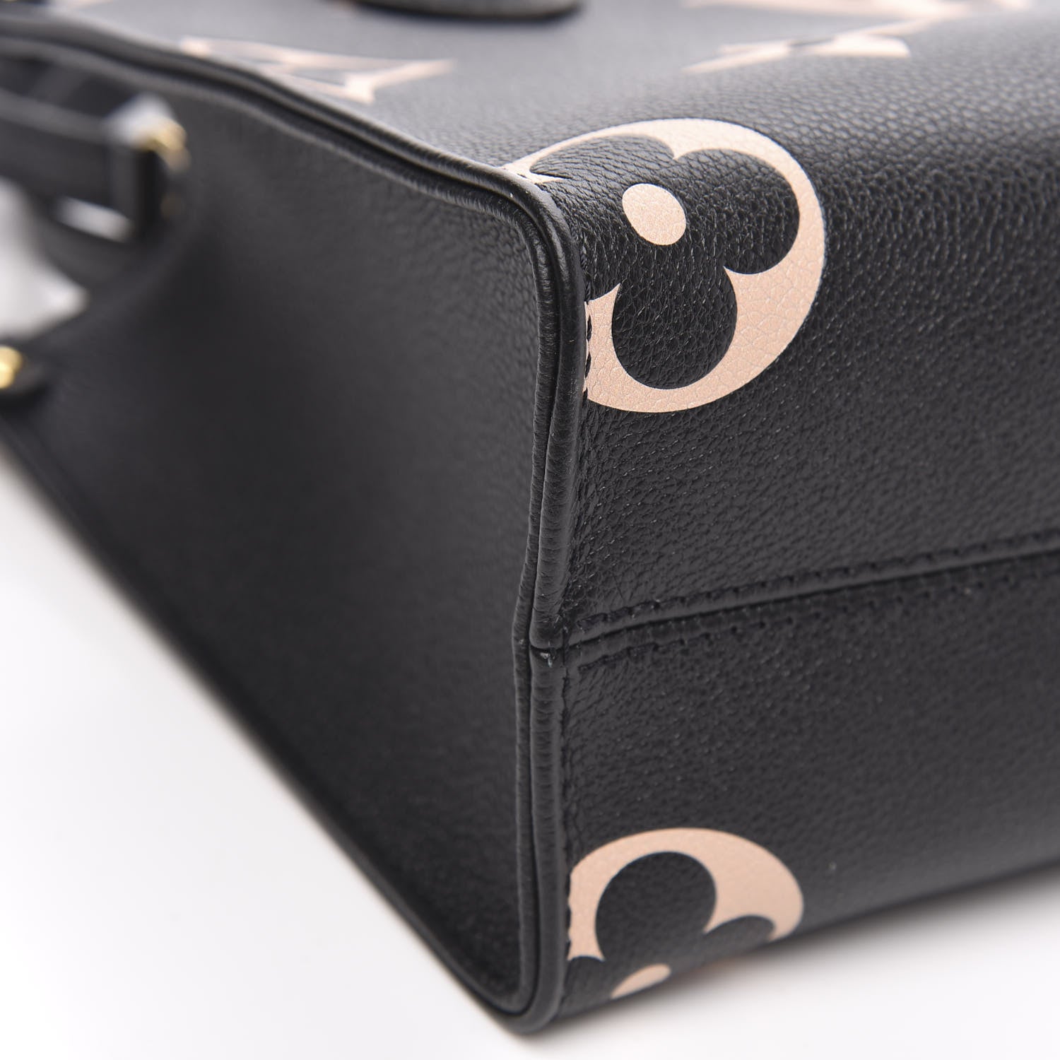 Louis Vuitton Empreinte Monogram Giant Onthego PM Black Beige 8 of 10