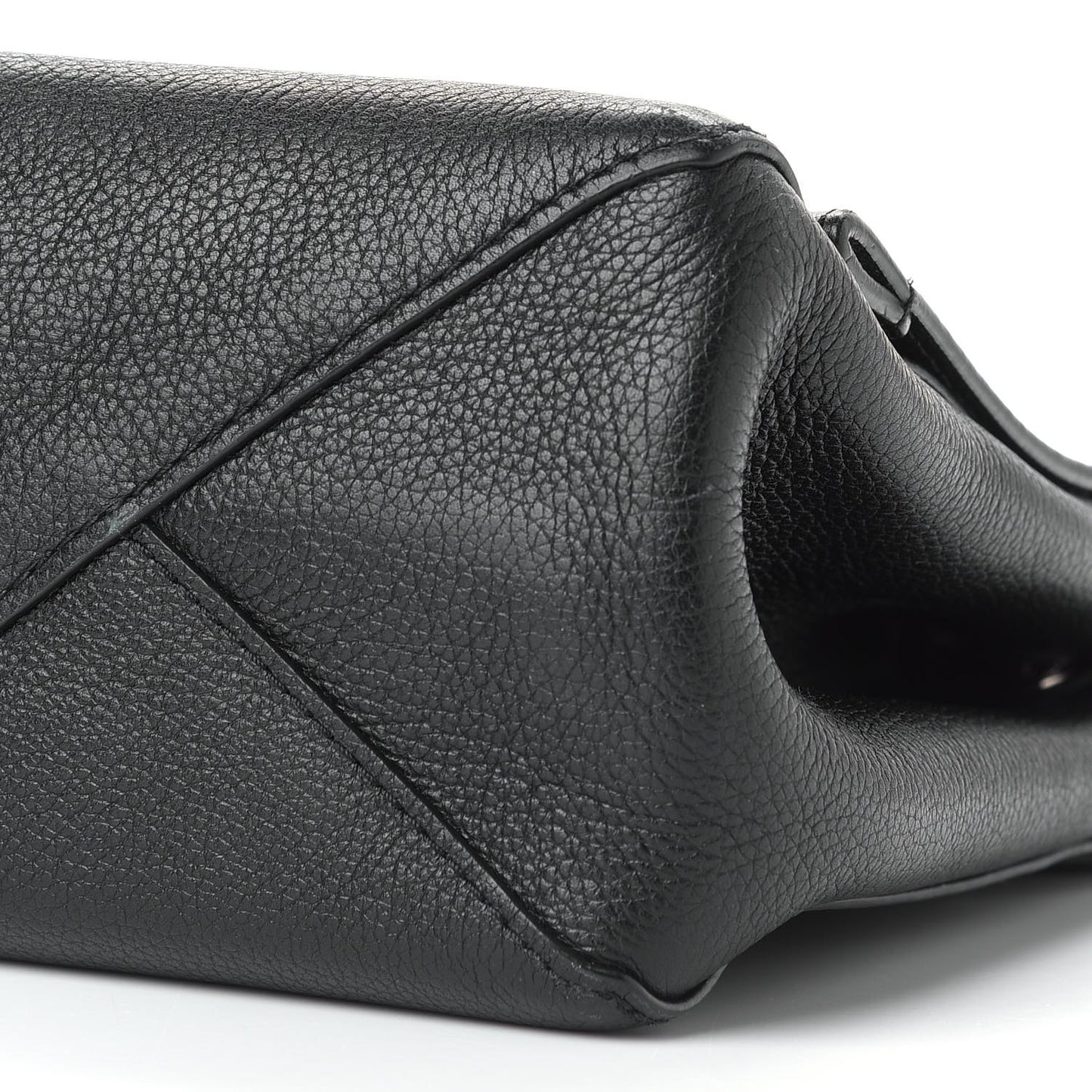 Soft Calfskin Lockme II Top Handle Black