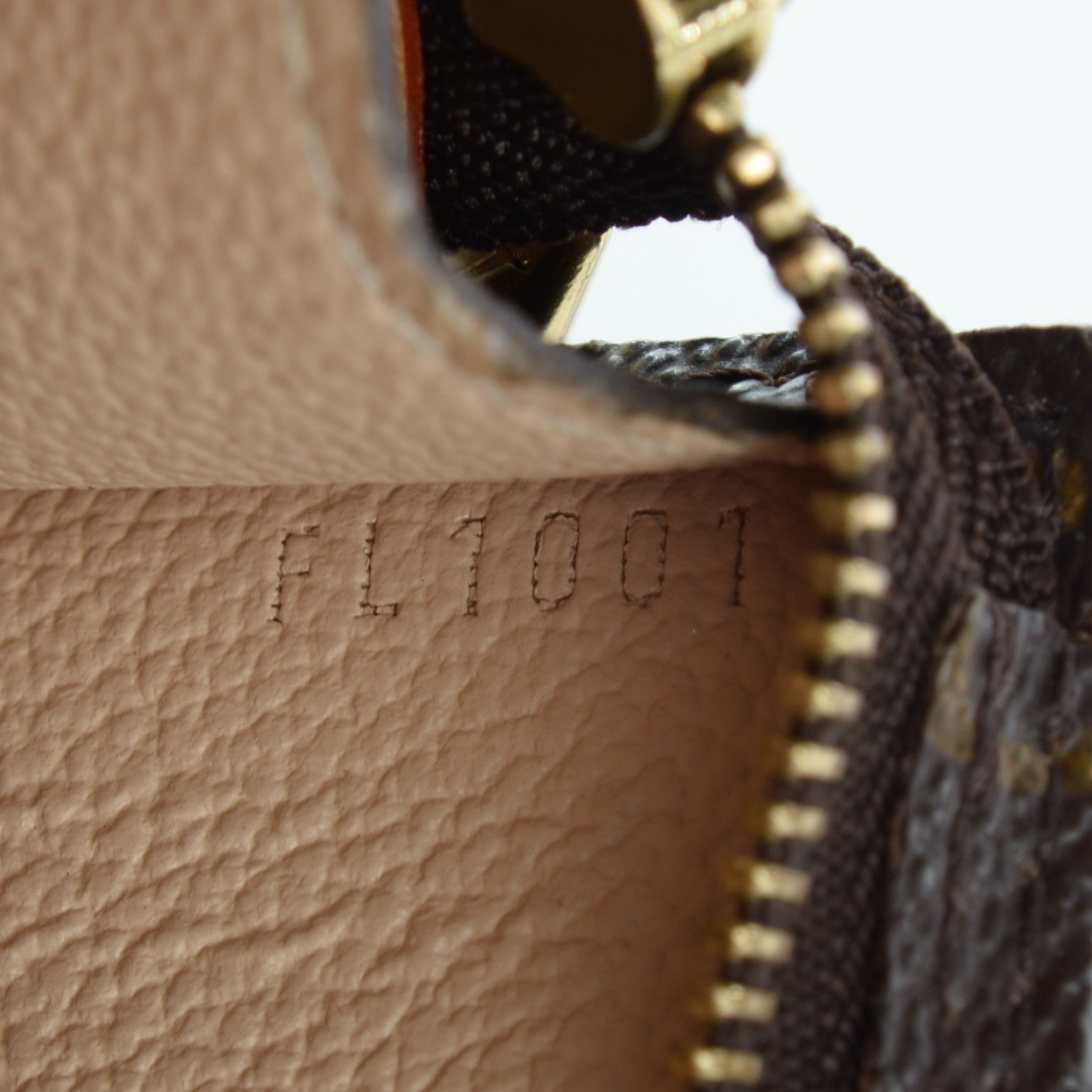 Louis Vuitton Monogram Petit Bucket 23 7 of 10