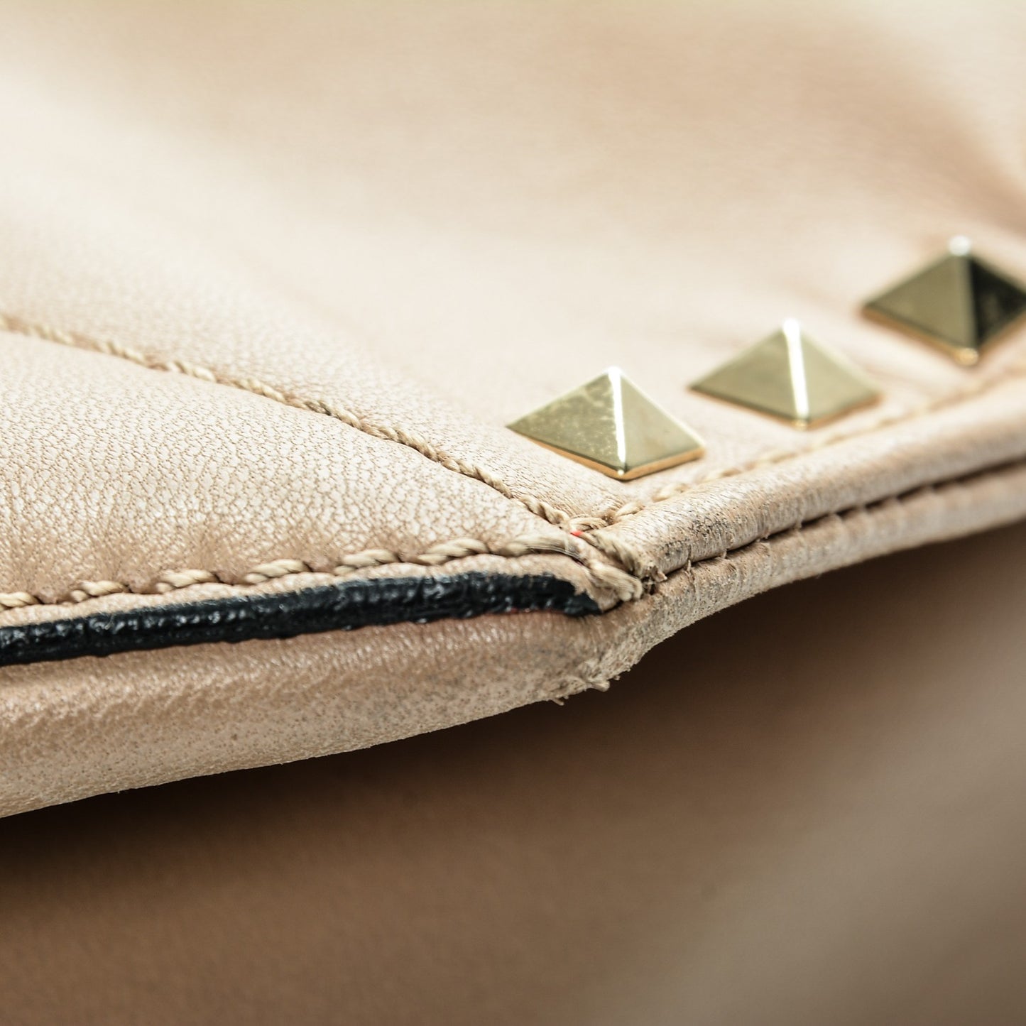 Nappa Medium Rockstud Soft Tote Nude
