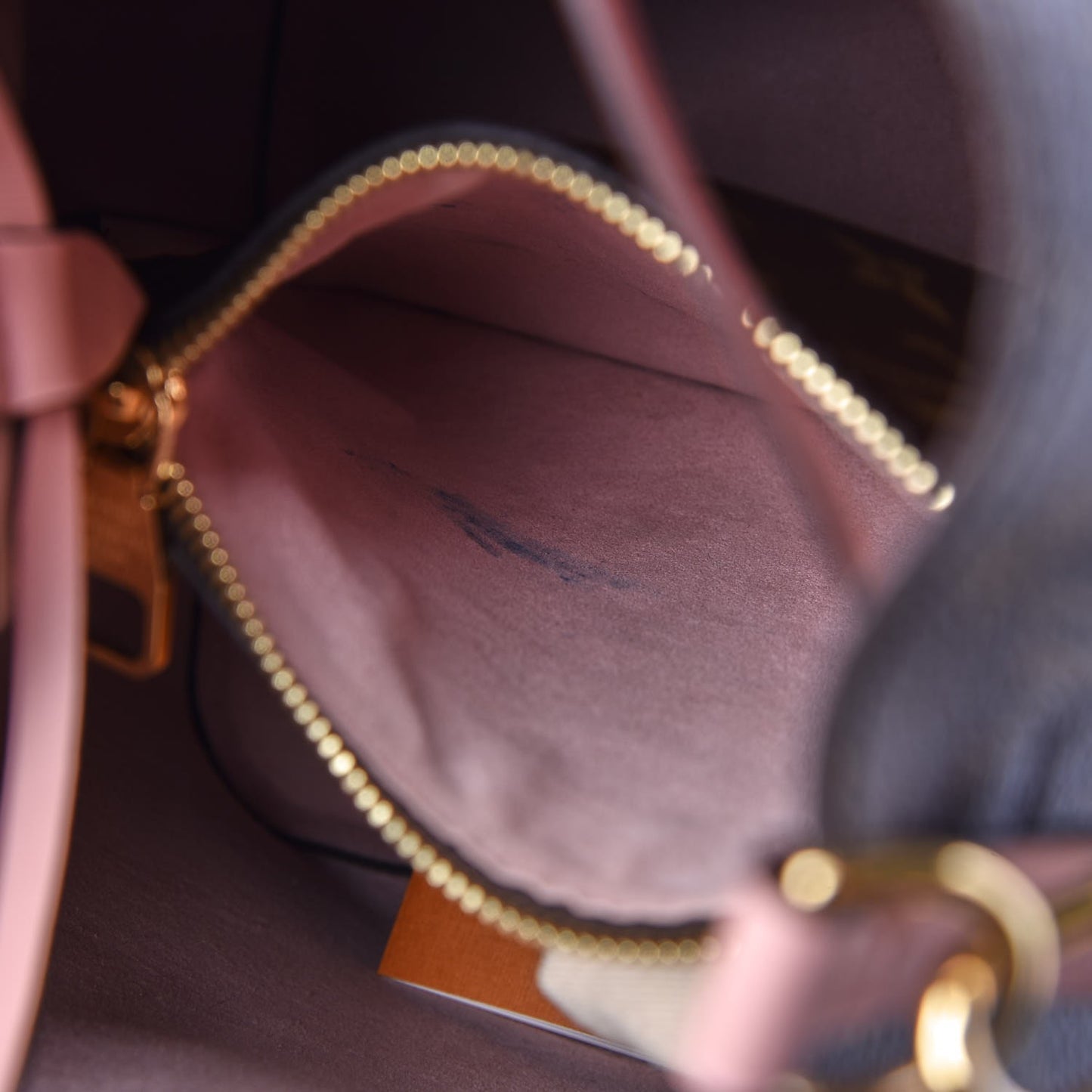 Monogram Neonoe MM Rose Poudre