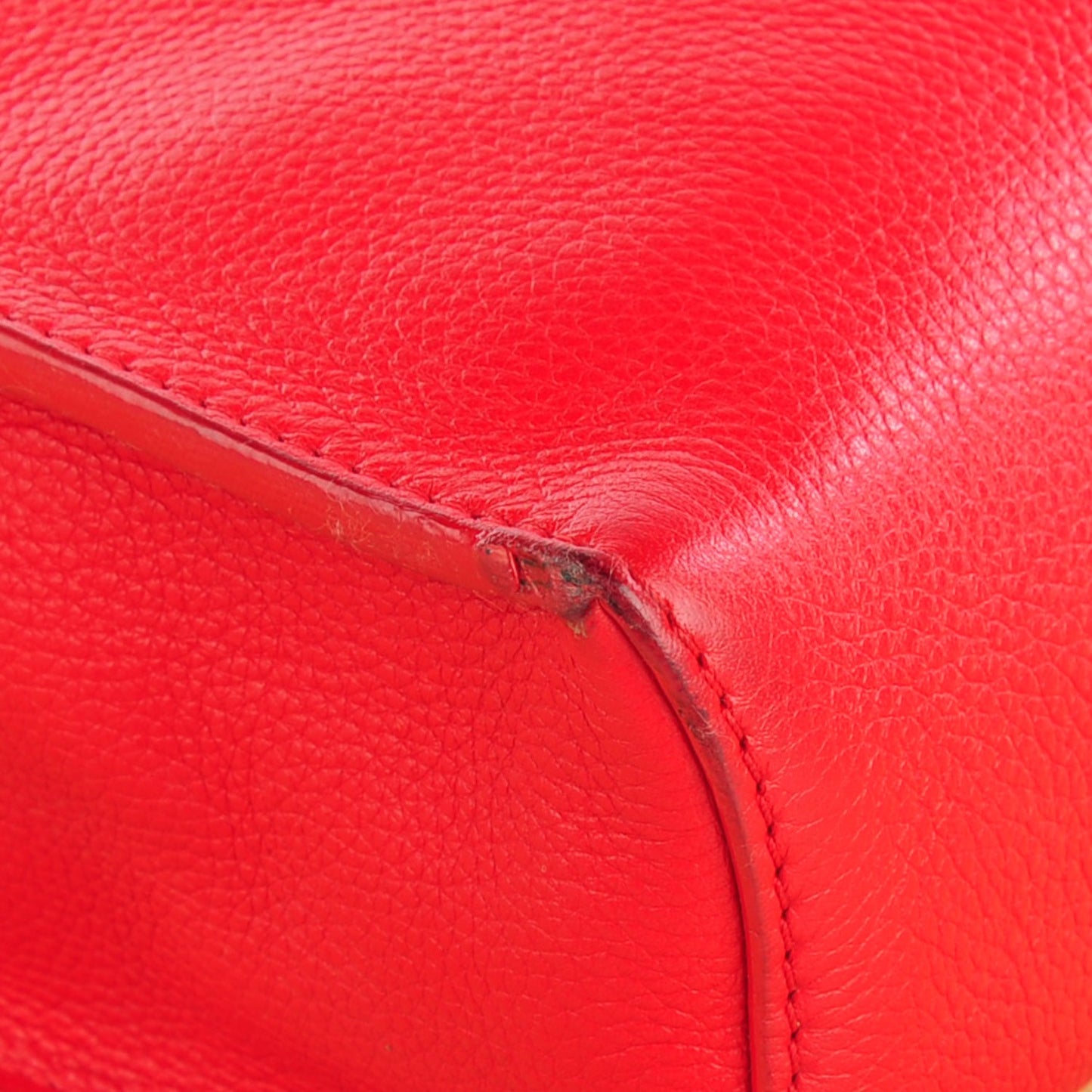 Calfskin Mobil Tote Carmine